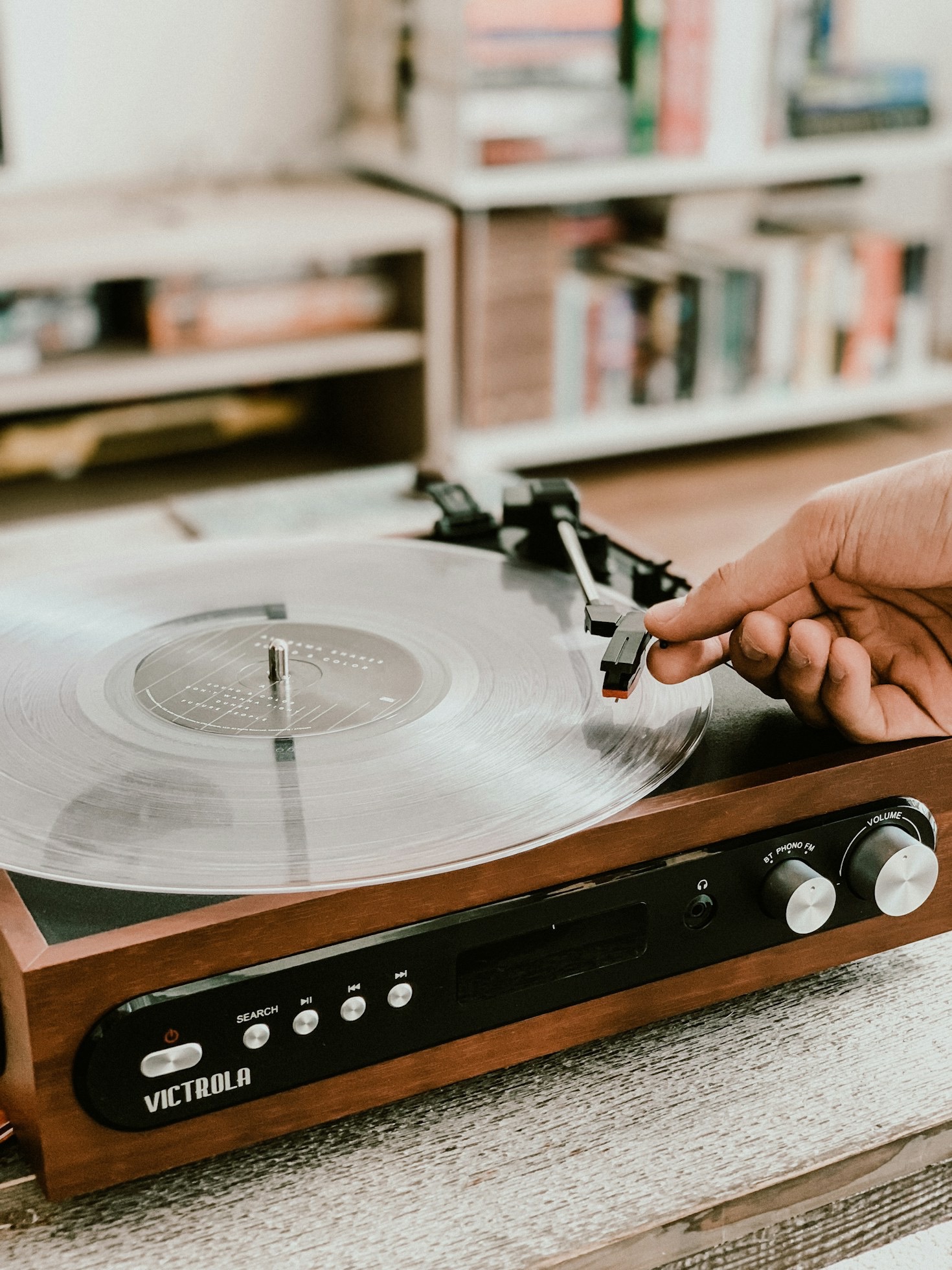 Connecting with Music Heroes via Vinylhalla